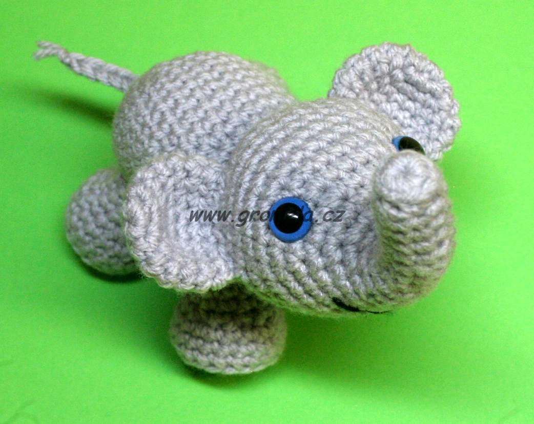 Slon háčkovaný